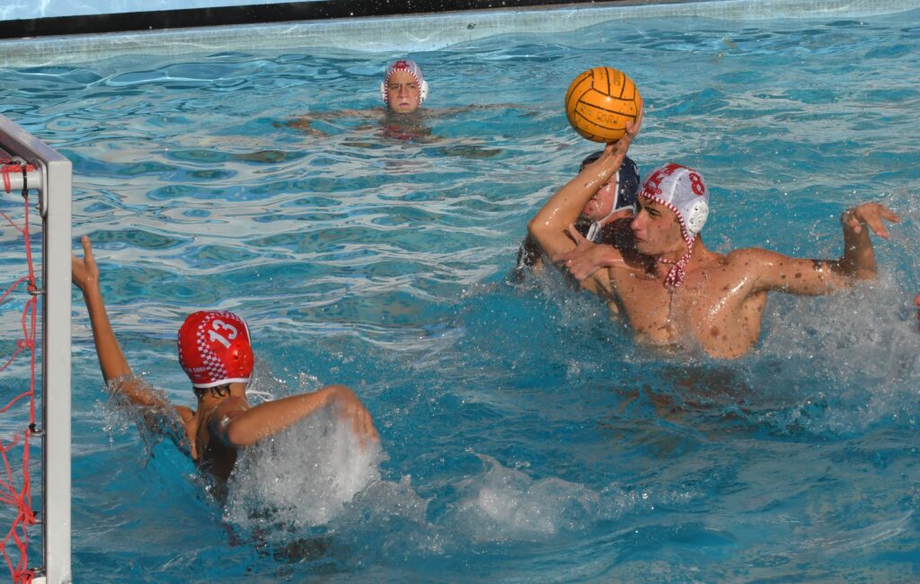 Under 20 senza problemi in casa del Chiavari Nuoto