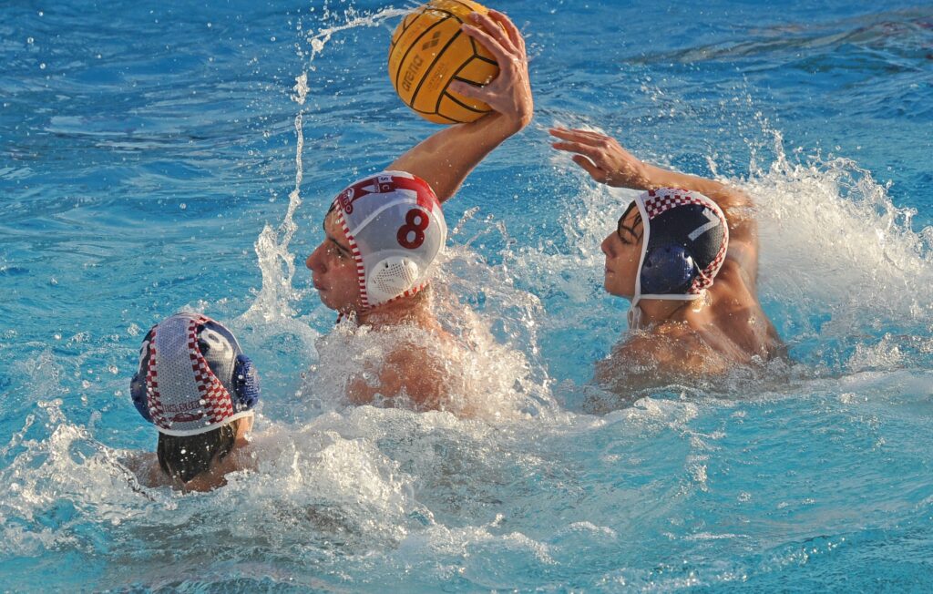 L’Under 18 batte la Pro Recco e sale in vetta alla classifica